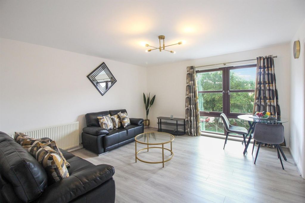 Property photo 1 of 20 1 - Lounge 1.Jpg
