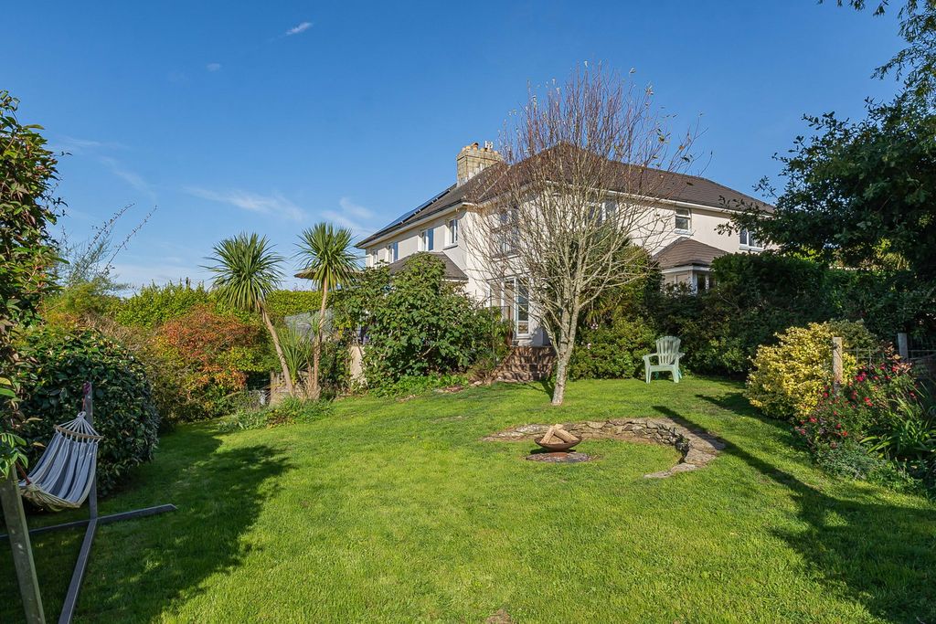 Property photo 1 of 27