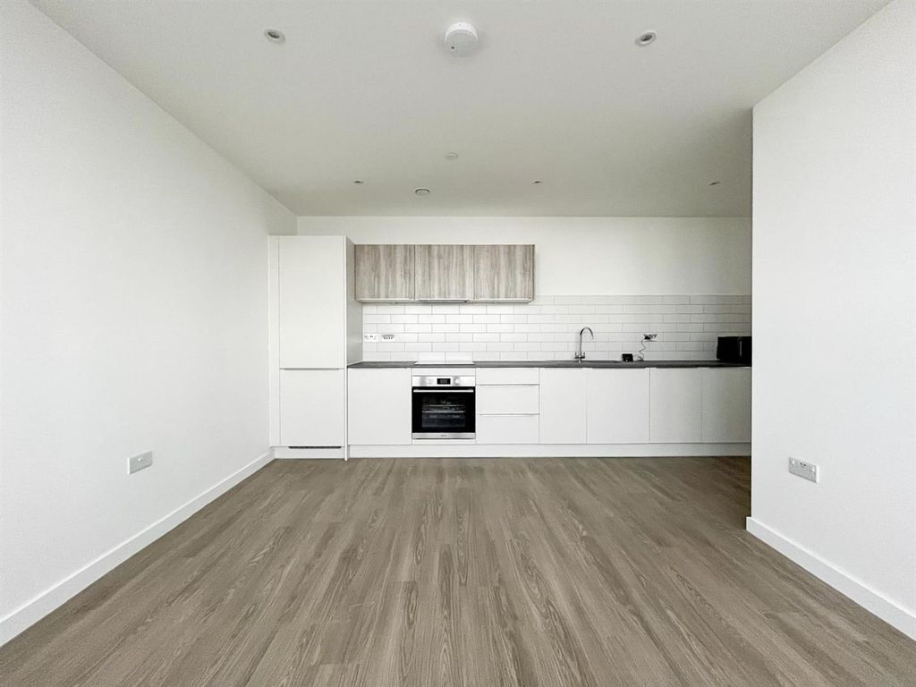 Property photo 2 of 16 5-28152E61-ce2F-4B1F-Adfb-07c3F57c4453.Jpg