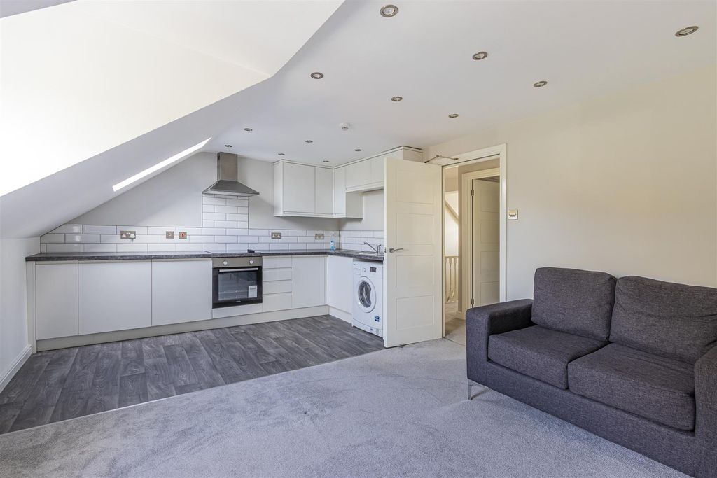 Property photo 3 of 11 Penhill Road 25, 3-4.Jpg