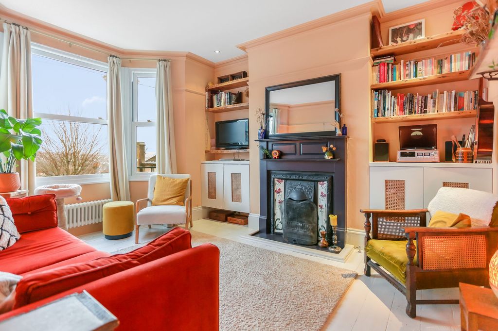 Property photo 2 of 21