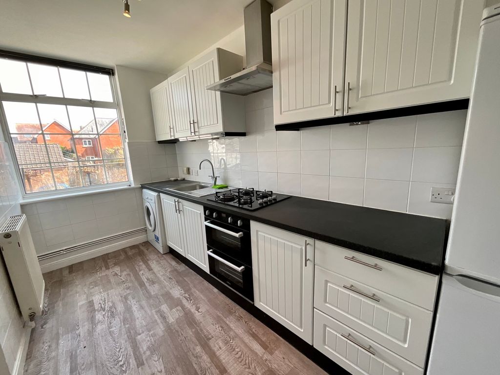 Property photo 2 of 8 Picture No. 15