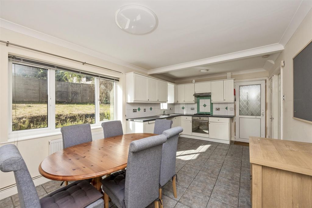 Property photo 2 of 18 Kitchen