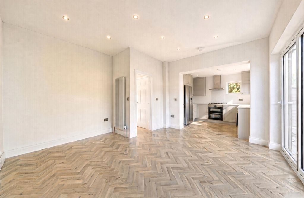 Property photo 2 of 11 Open Plan Kitchen Dean