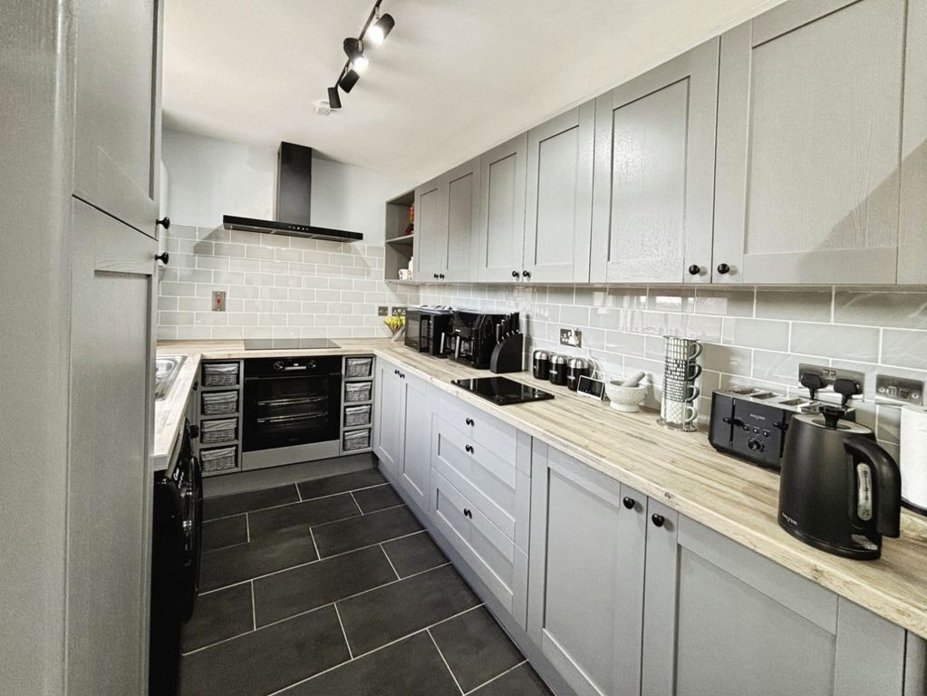 Property photo 3 of 19 Pbox-Img.Jpg