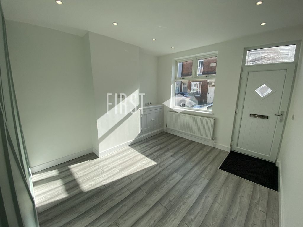 Property photo 3 of 7 Photo 2