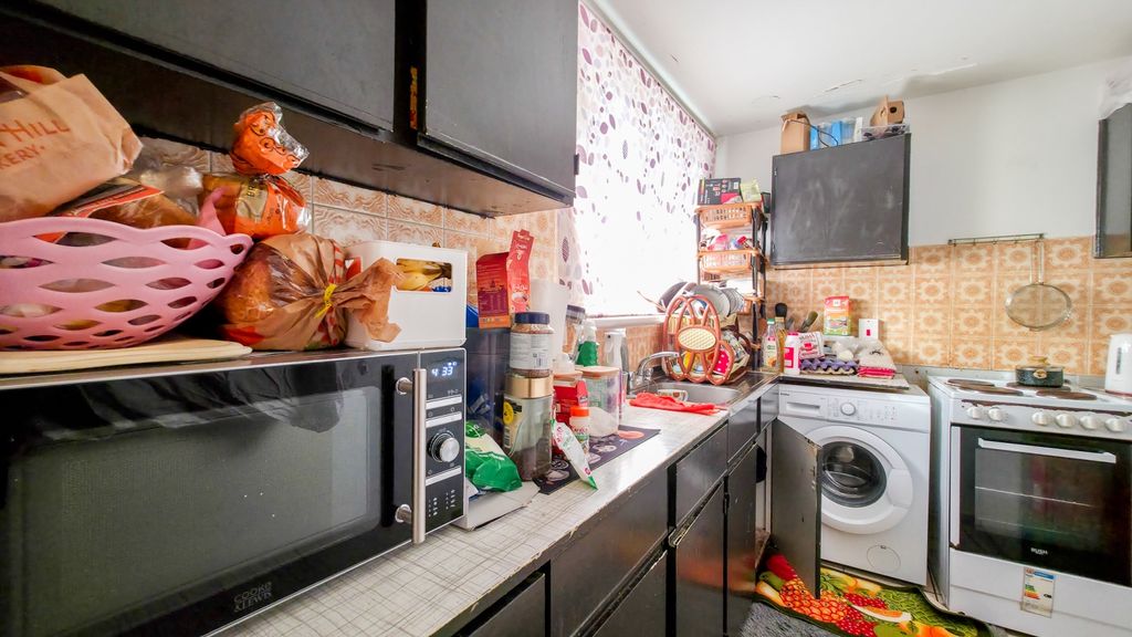 Property photo 3 of 12 20251006_161604