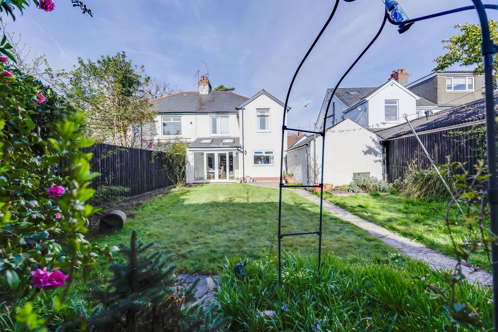 Property photo 2 of 26