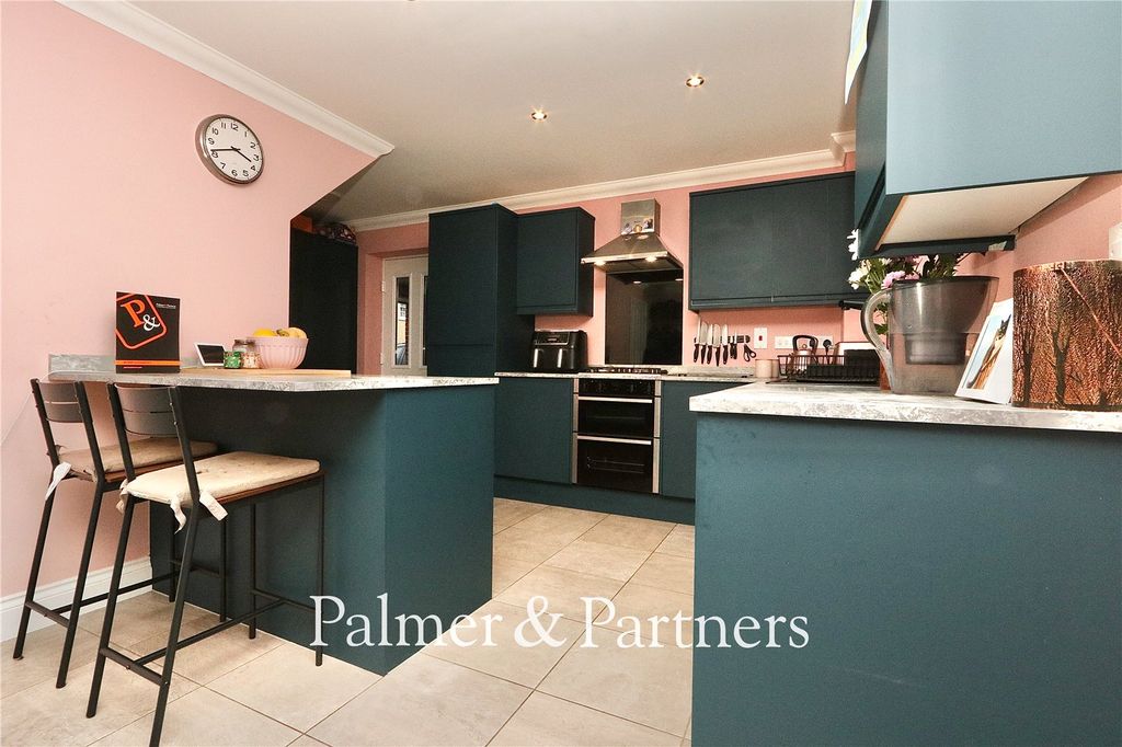 Property photo 3 of 27 Picture No. 05