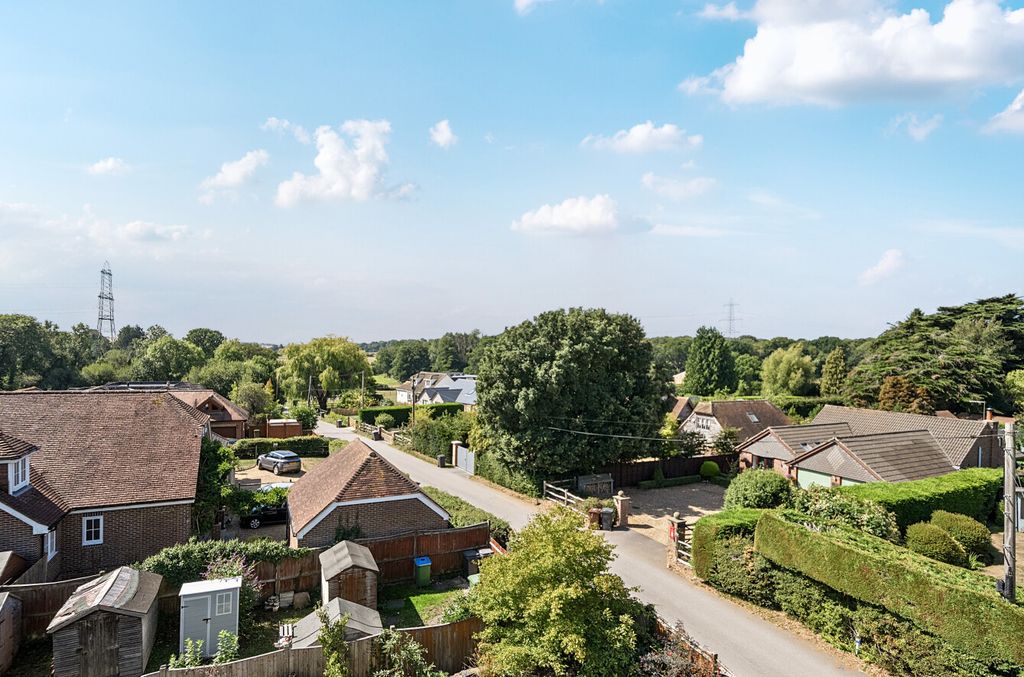 Property photo 2 of 14 1335855-24-6899E8...