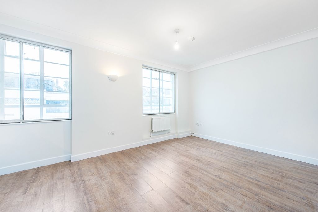 Property photo 3 of 7 Reception