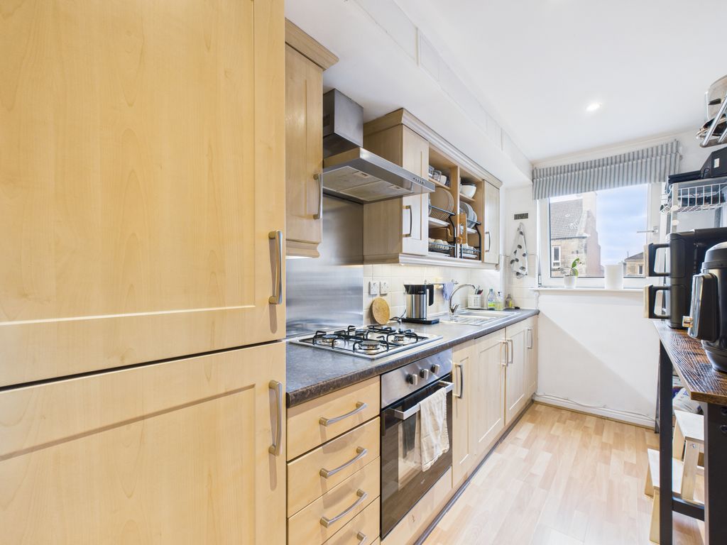 Property photo 3 of 24 Cam05526G0-Pr0088-Still009