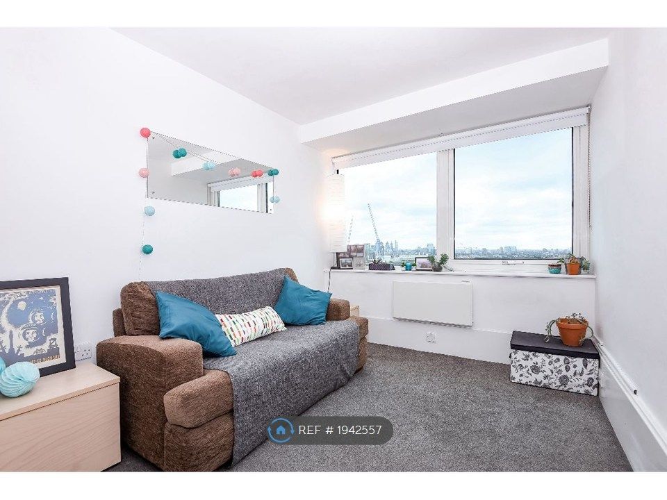 Property photo 2 of 7 Bed 1