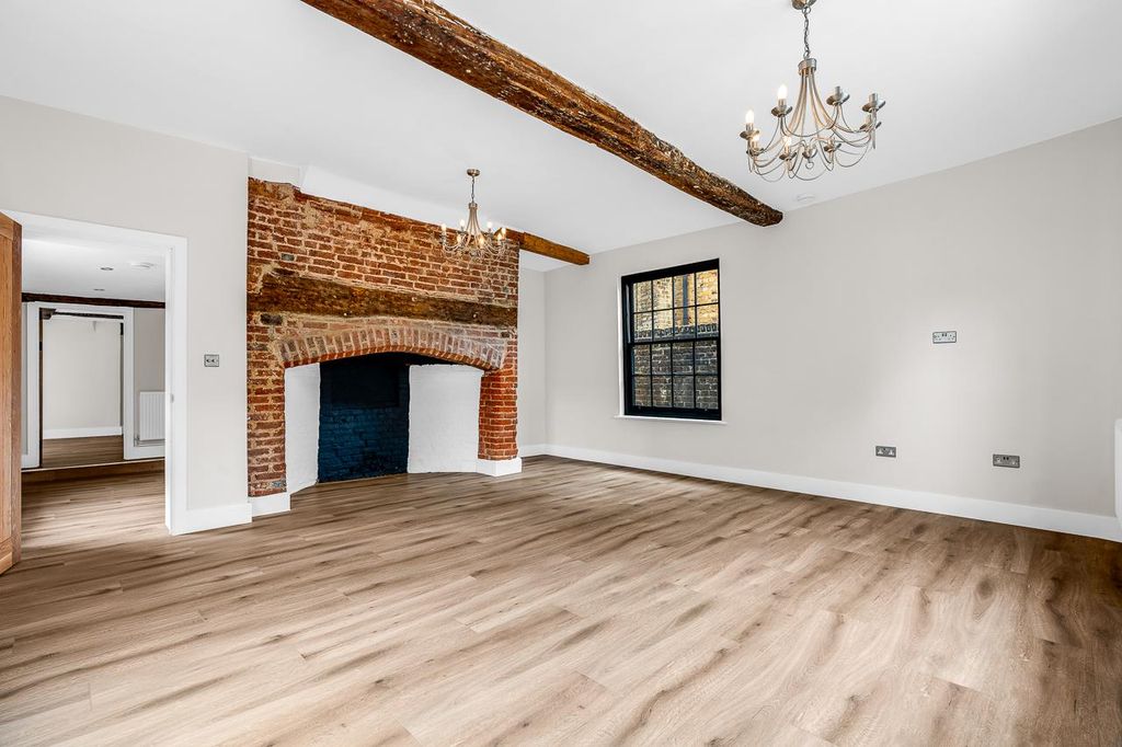 Property photo 3 of 38 Internal-Small.Jpg