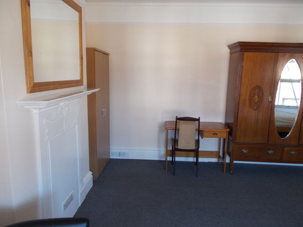 Property photo 3 of 4