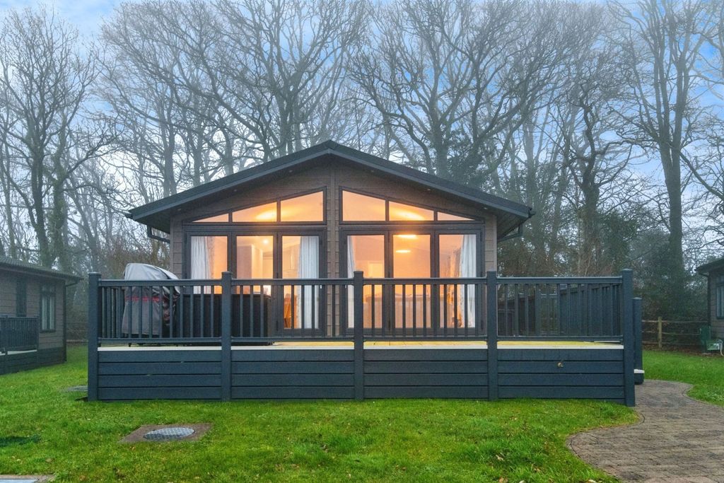 Property photo 2 of 19