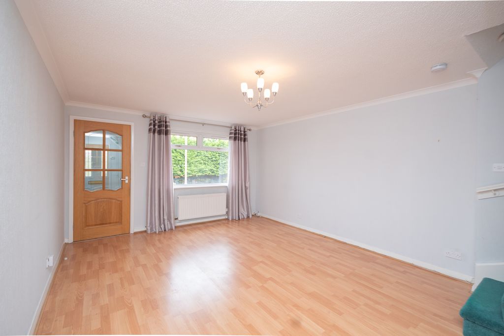 Property photo 3 of 15 Lounge