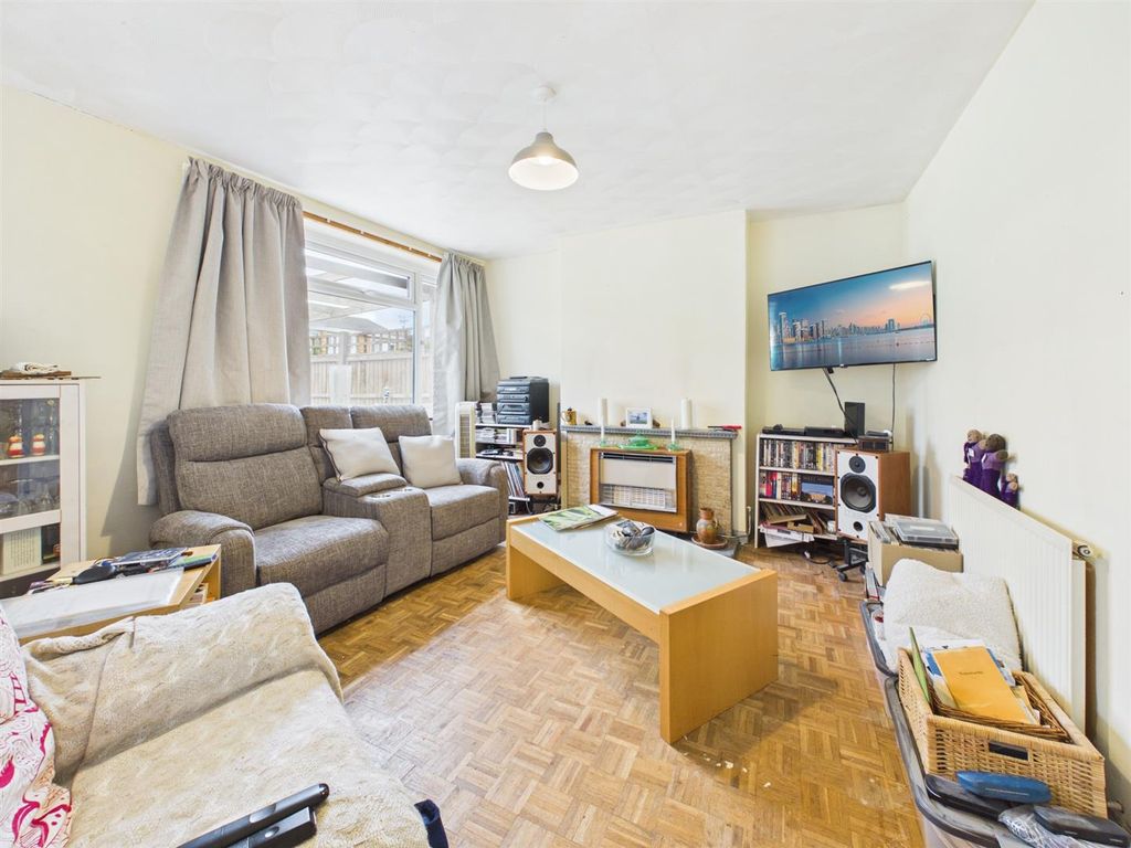 Property photo 3 of 9 Cam05510G0-Pr0232-Still007.Jpg
