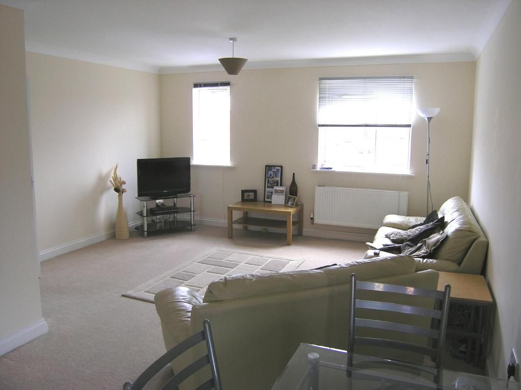 Property photo 3 of 5 Living Room