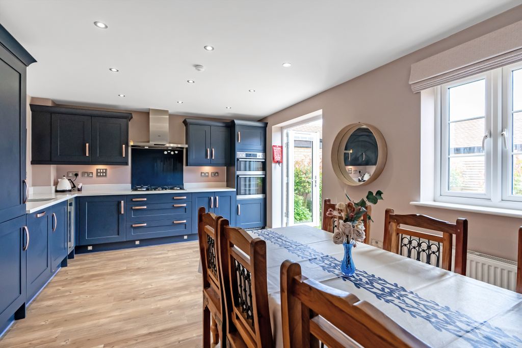 Property photo 3 of 24