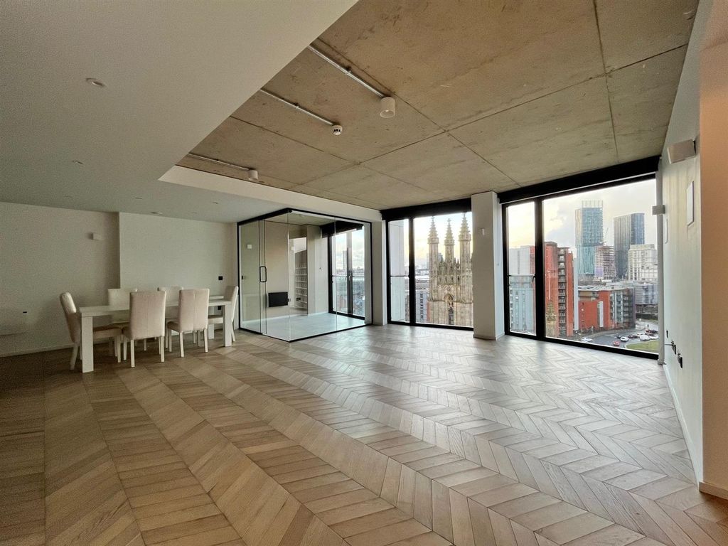 Property photo 2 of 23 Living Room