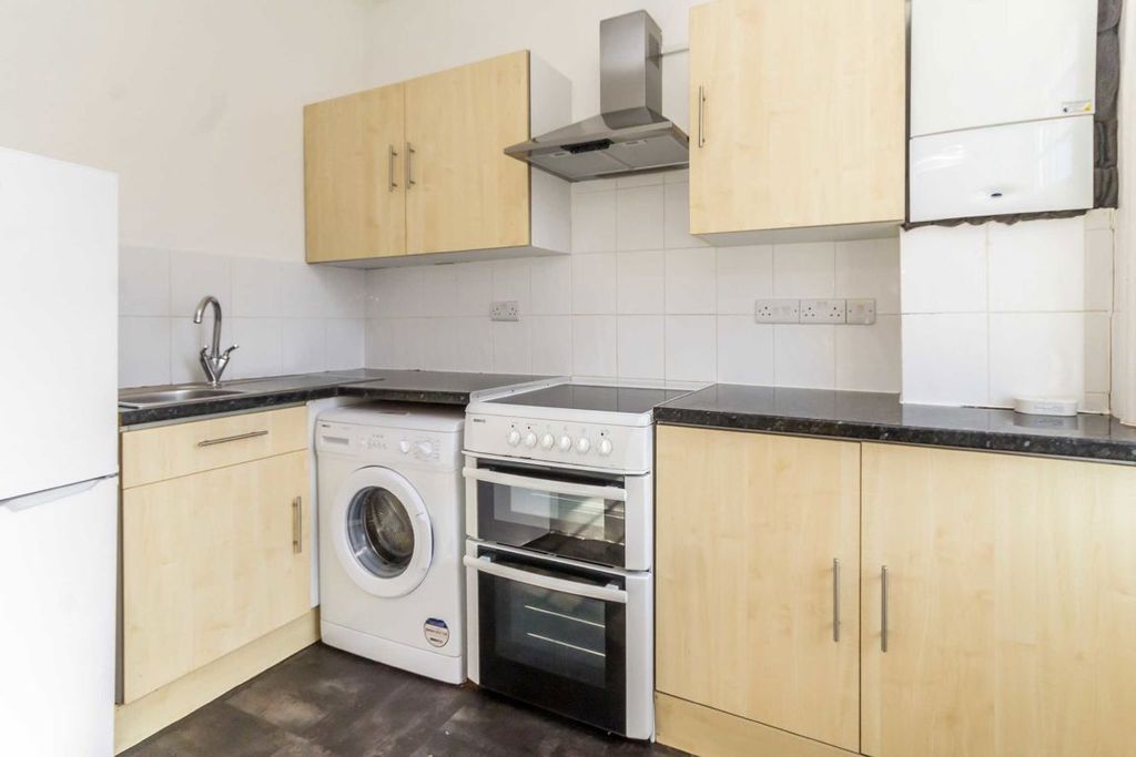 Property photo 3 of 4