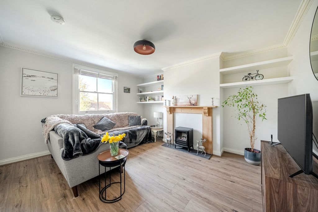 Property photo 2 of 10 Sitting Room