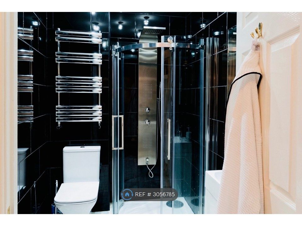 Property photo 2 of 5 Private Ensuite, With Power Shower