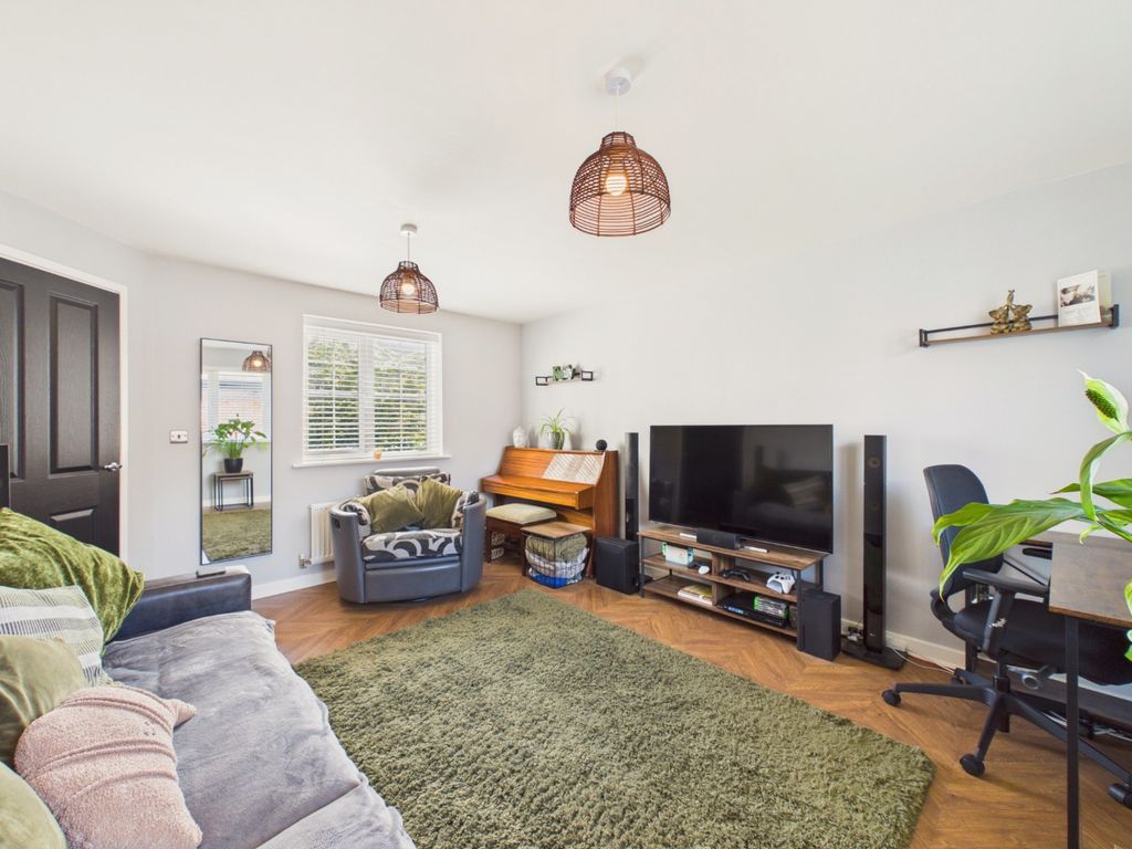 Property photo 2 of 20 5214614
