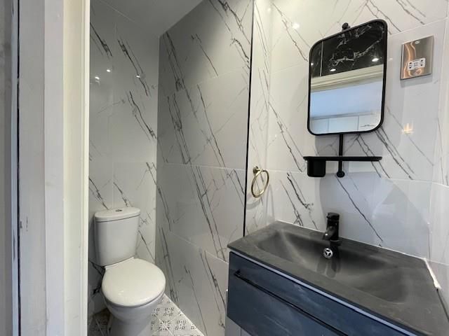 Property photo 3 of 17 WC