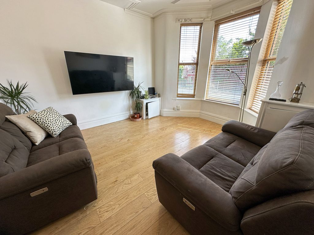 Property photo 2 of 11 10-File_023