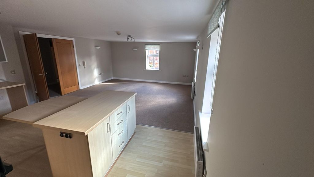 Property photo 2 of 12 Kitchen