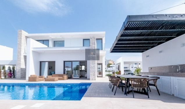 Property photo 1 of 5