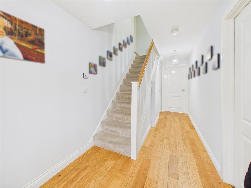 Property photo 2 of 14 Entrance Hallway