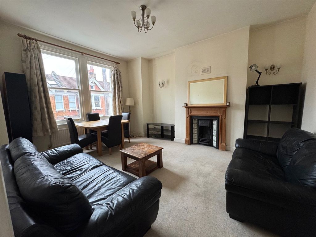 Property photo 1 of 6 Picture No. 23