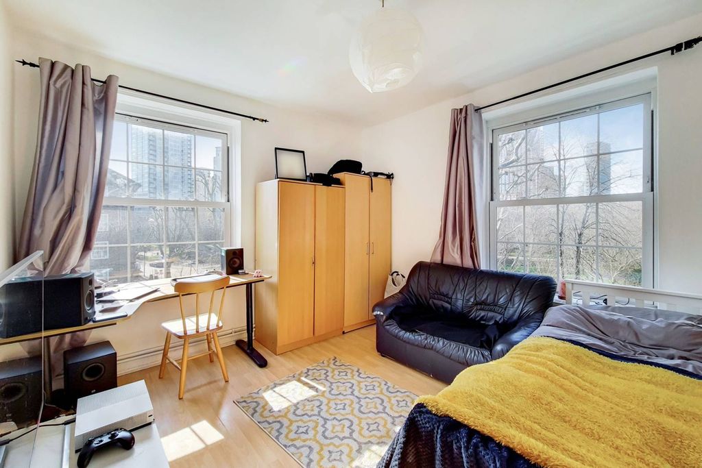 Property photo 3 of 12