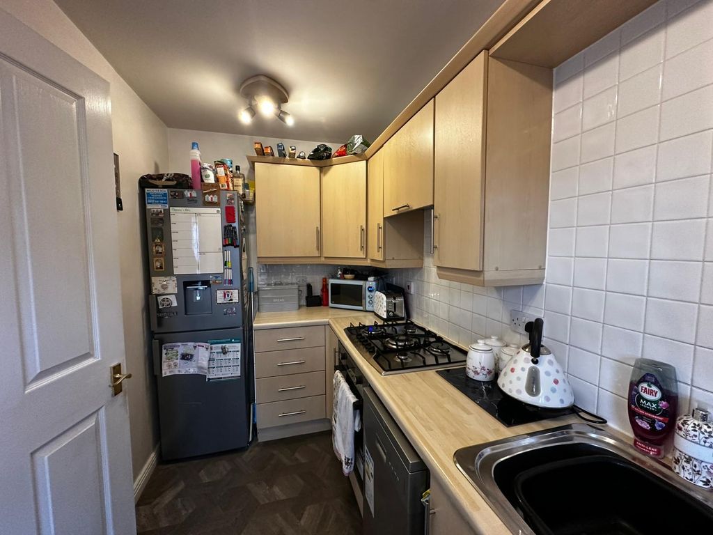 Property photo 3 of 6