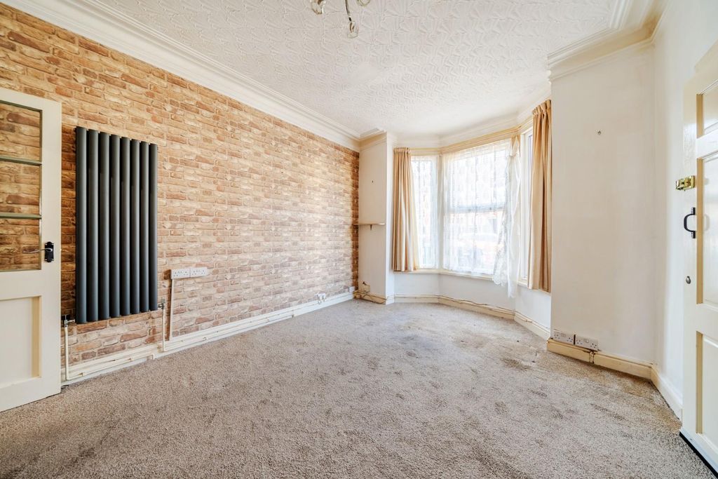 Property photo 2 of 15 1452714-6-69Ef9B8Bc26E8.Jpg