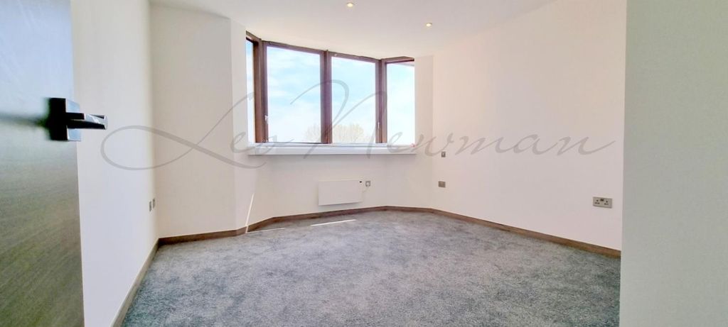 Property photo 3 of 6