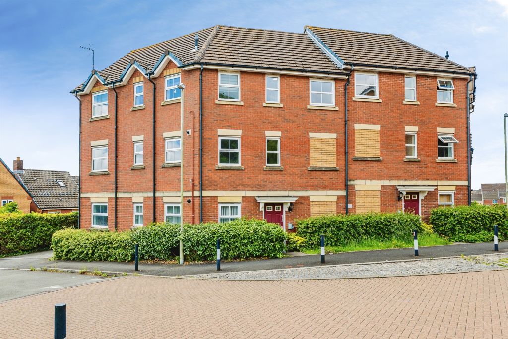 Property photo 1 of 18