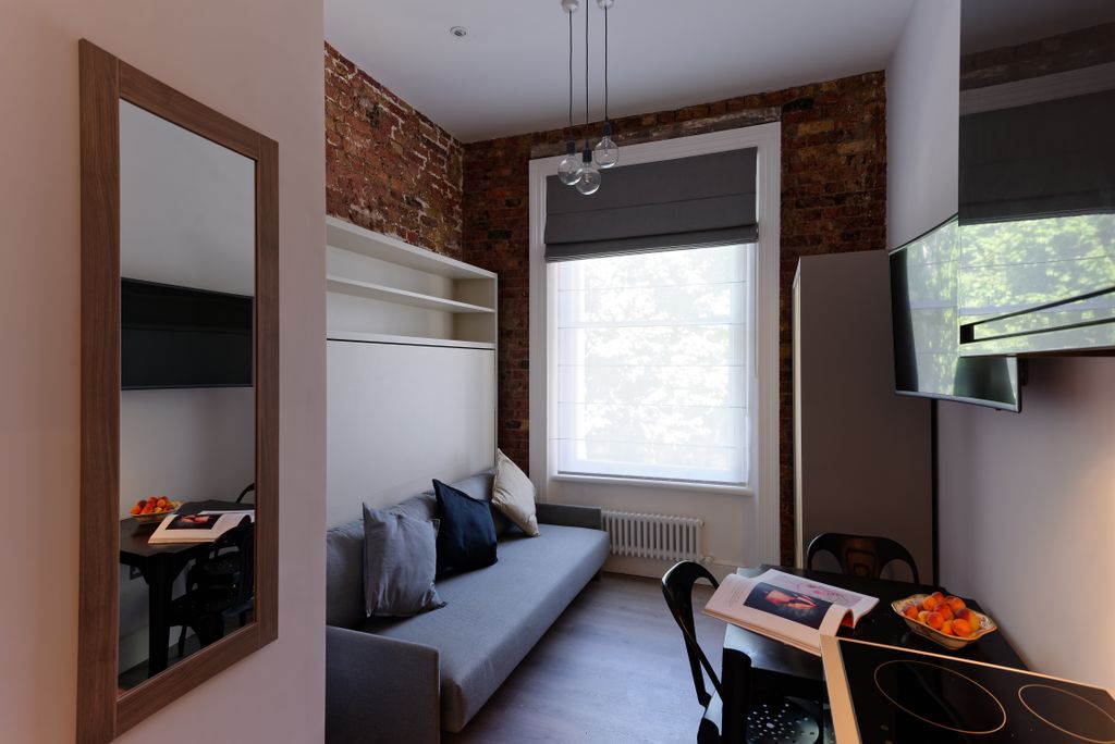 Property photo 1 of 5