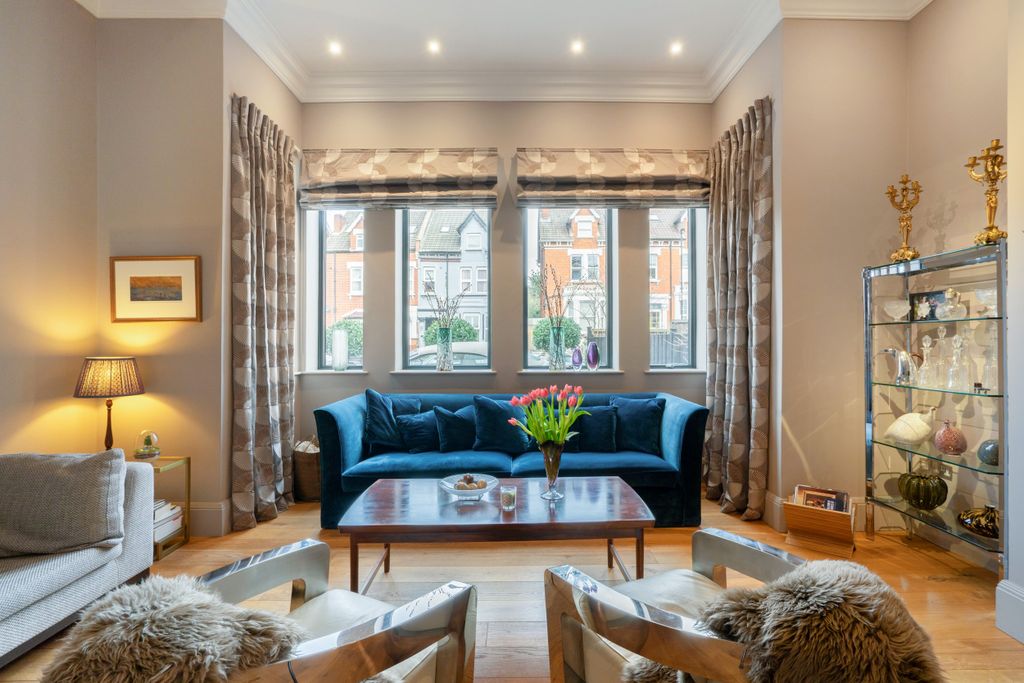 Property photo 3 of 19