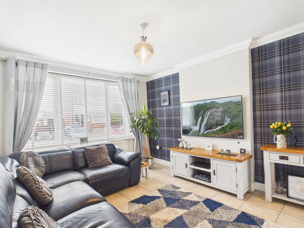 Property photo 3 of 35