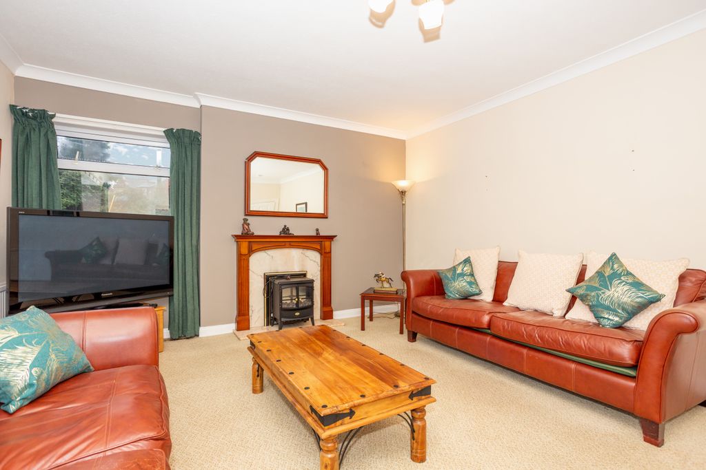 Property photo 2 of 39 Living Room