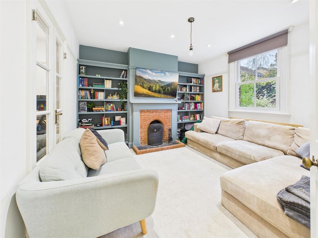 Property photo 3 of 18 Cam05510G0-Pr0139-Still001.Jpg