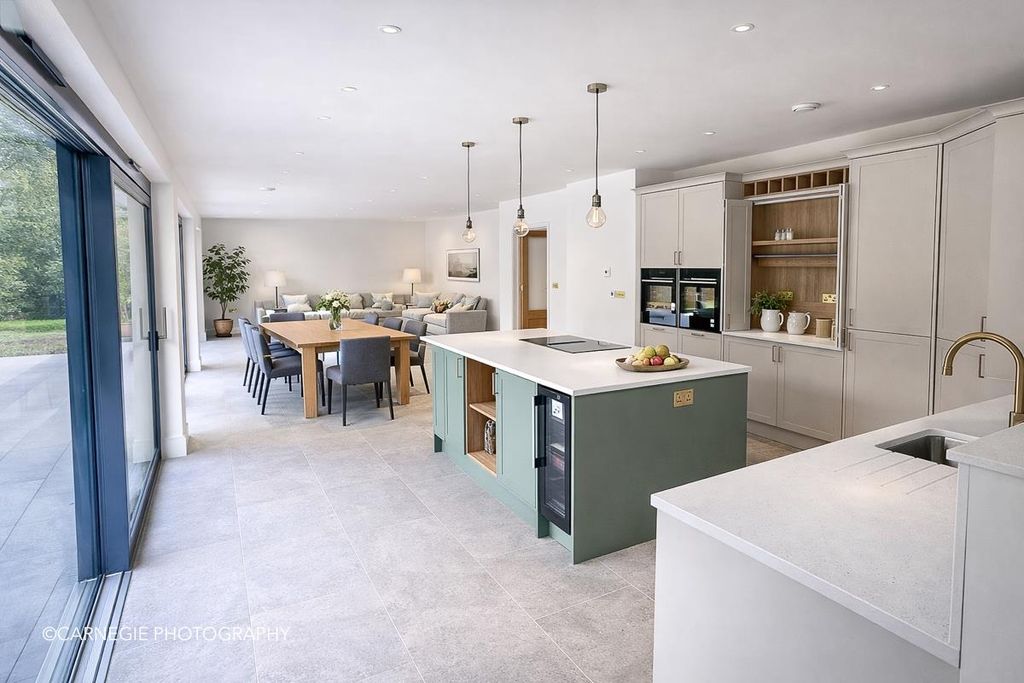 Property photo 1 of 18 Kitchen/Dining/Living