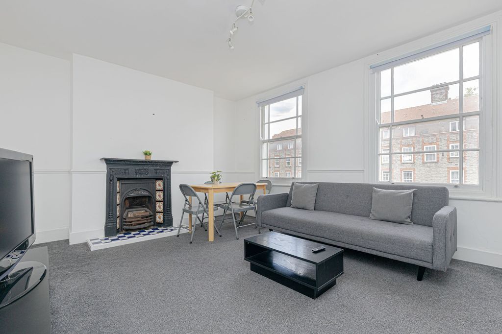 Property photo 2 of 21