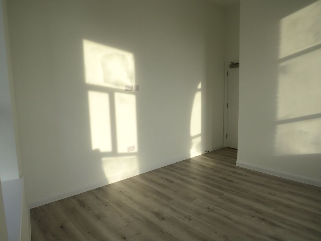 Property photo 2 of 9 Living Room