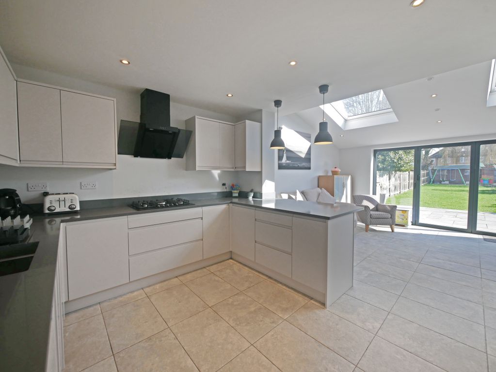 Property photo 3 of 11
