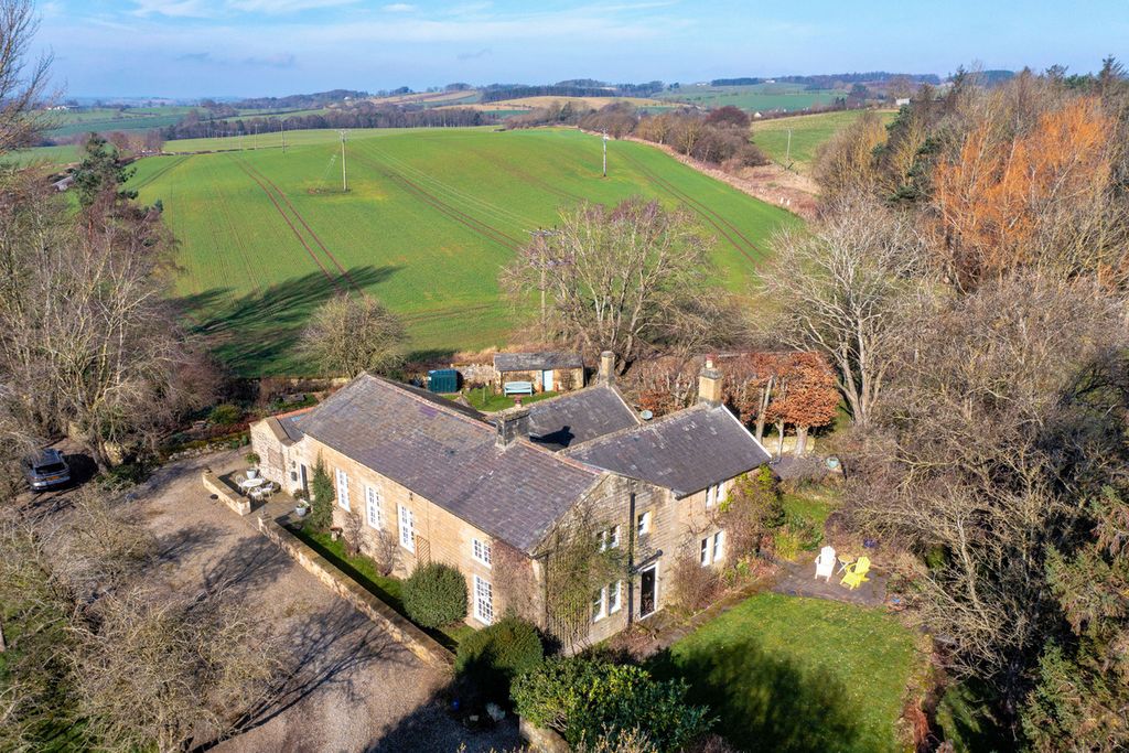 Property photo 2 of 39